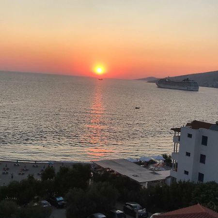 Sunset Apartment Sarandë Esterno foto