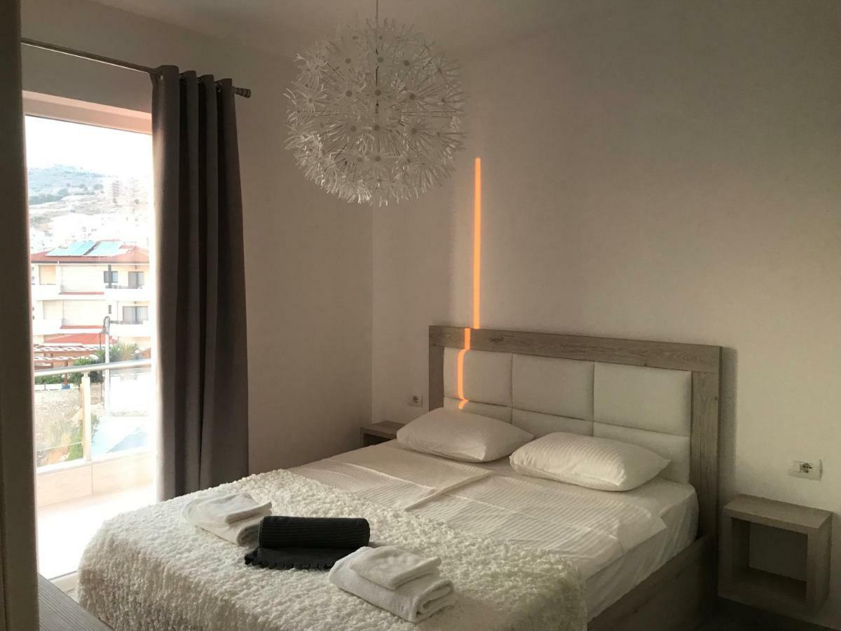 Sunset Apartment Sarandë Esterno foto