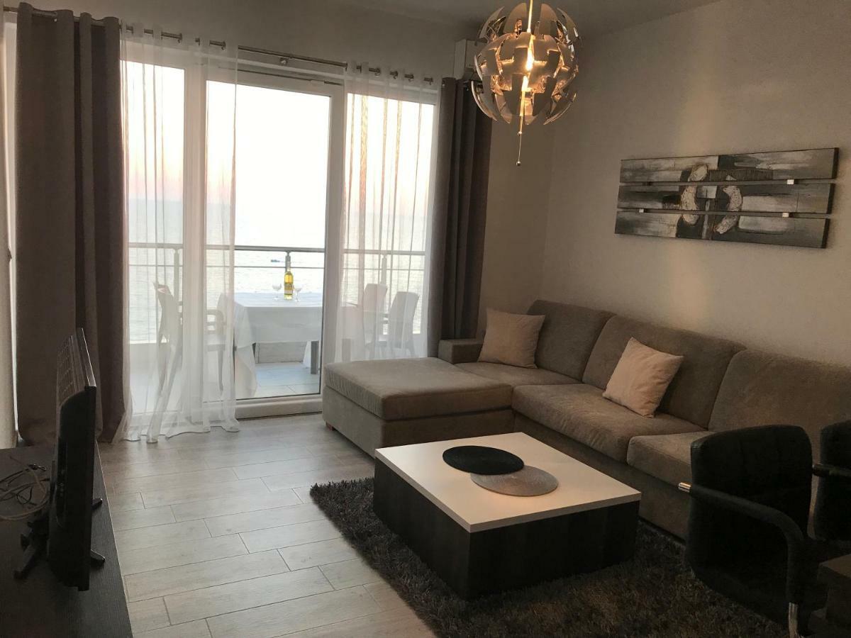 Sunset Apartment Sarandë Esterno foto