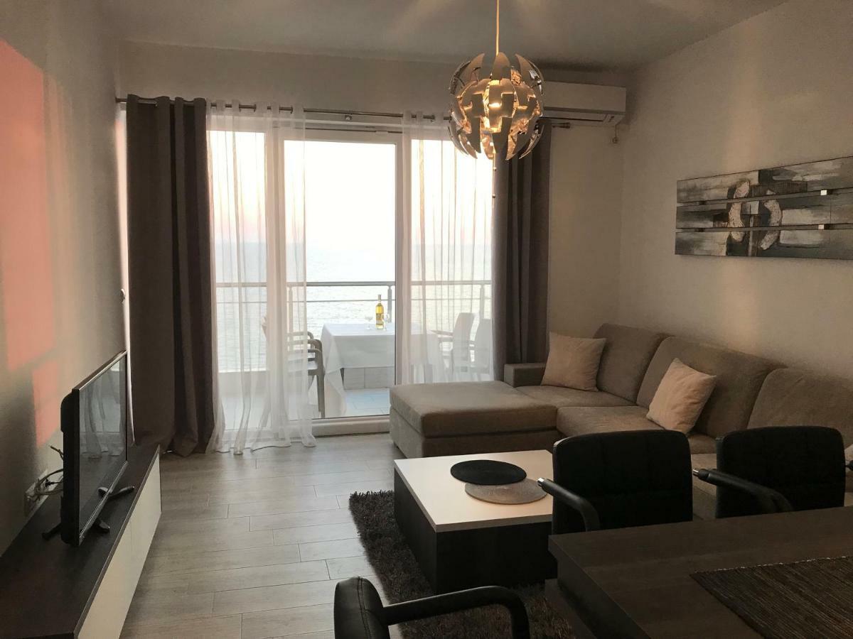 Sunset Apartment Sarandë Esterno foto