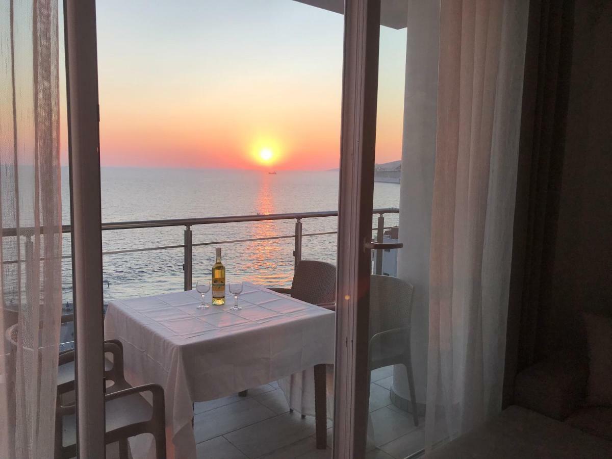 Sunset Apartment Sarandë Esterno foto