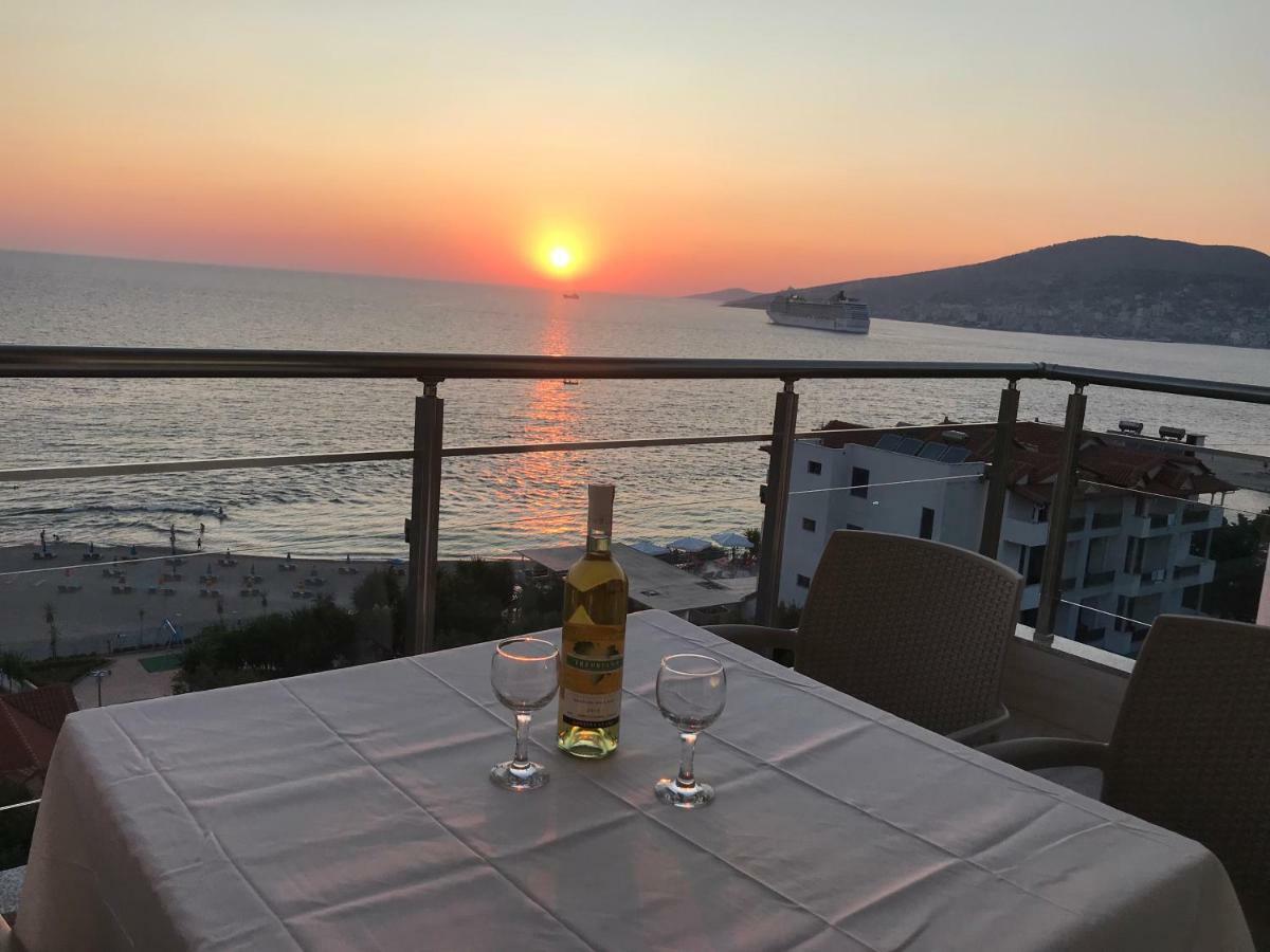 Sunset Apartment Sarandë Esterno foto